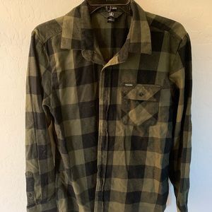 Men’s Volcom shirt